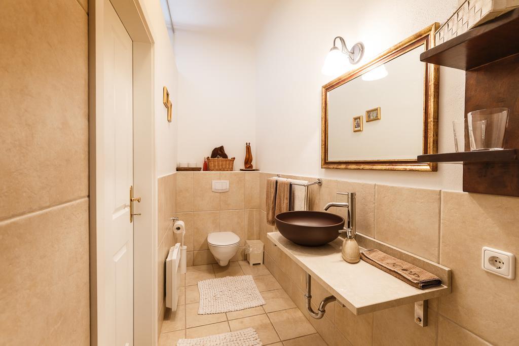 Gut Zentgraf Hotel Mörbisch am See Kamer foto