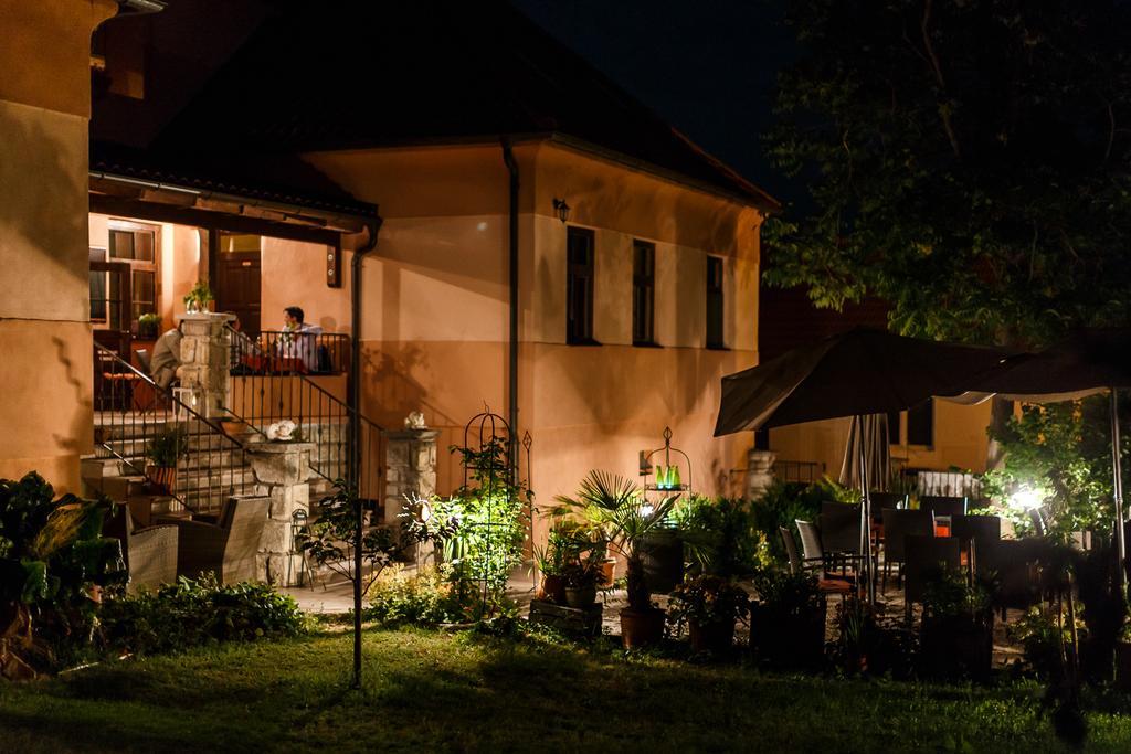 Gut Zentgraf Hotel Mörbisch am See Buitenkant foto